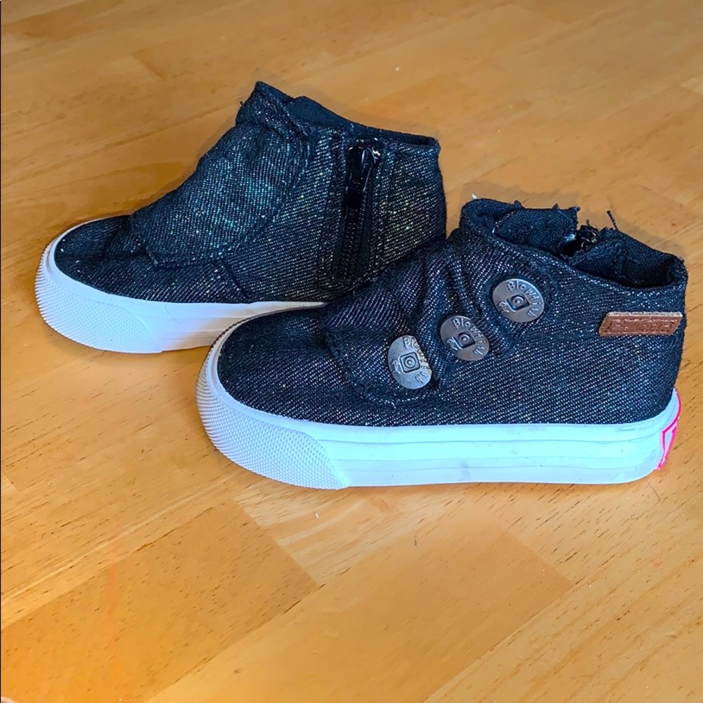 Toddler Girl Size 5 Black Sneakers